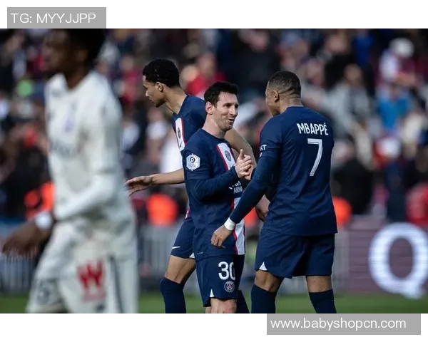 里尔足球明星闪耀法甲赛场引领球队再创辉煌新篇章